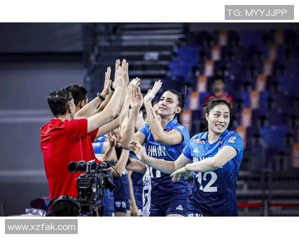 深圳排球队的个人能力揭秘:排球巨献背后的训练与成长之路 深圳排球队的个人能力揭秘:排球巨献背后的训练与成长之路