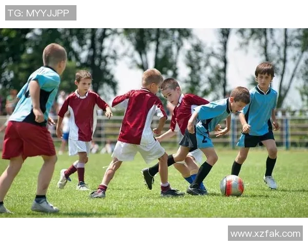 小孩与足球明星亲密互动击掌瞬间温馨视频分享